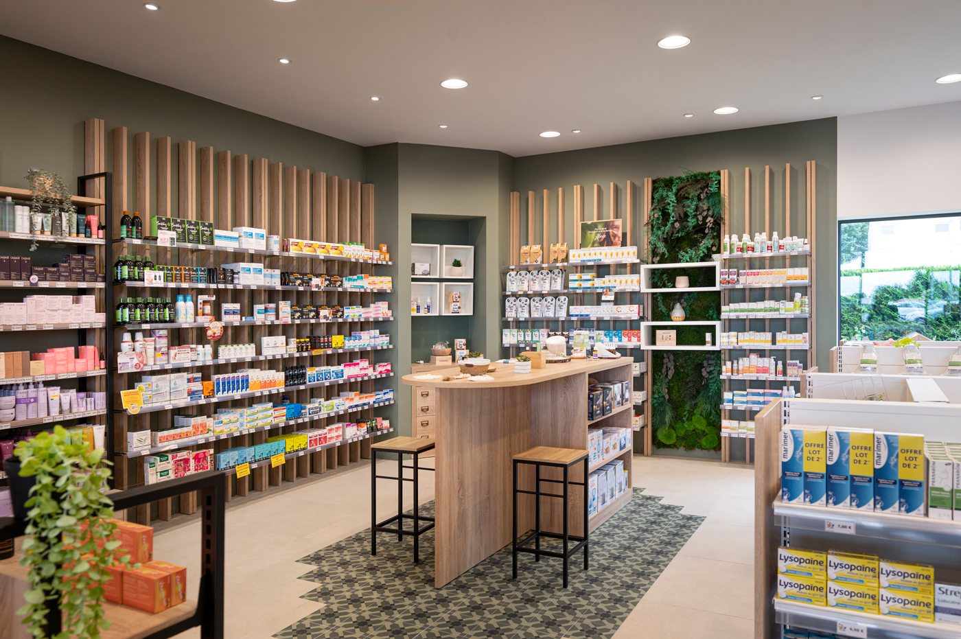 Zona de espera en Farmacia Clairefontaine.