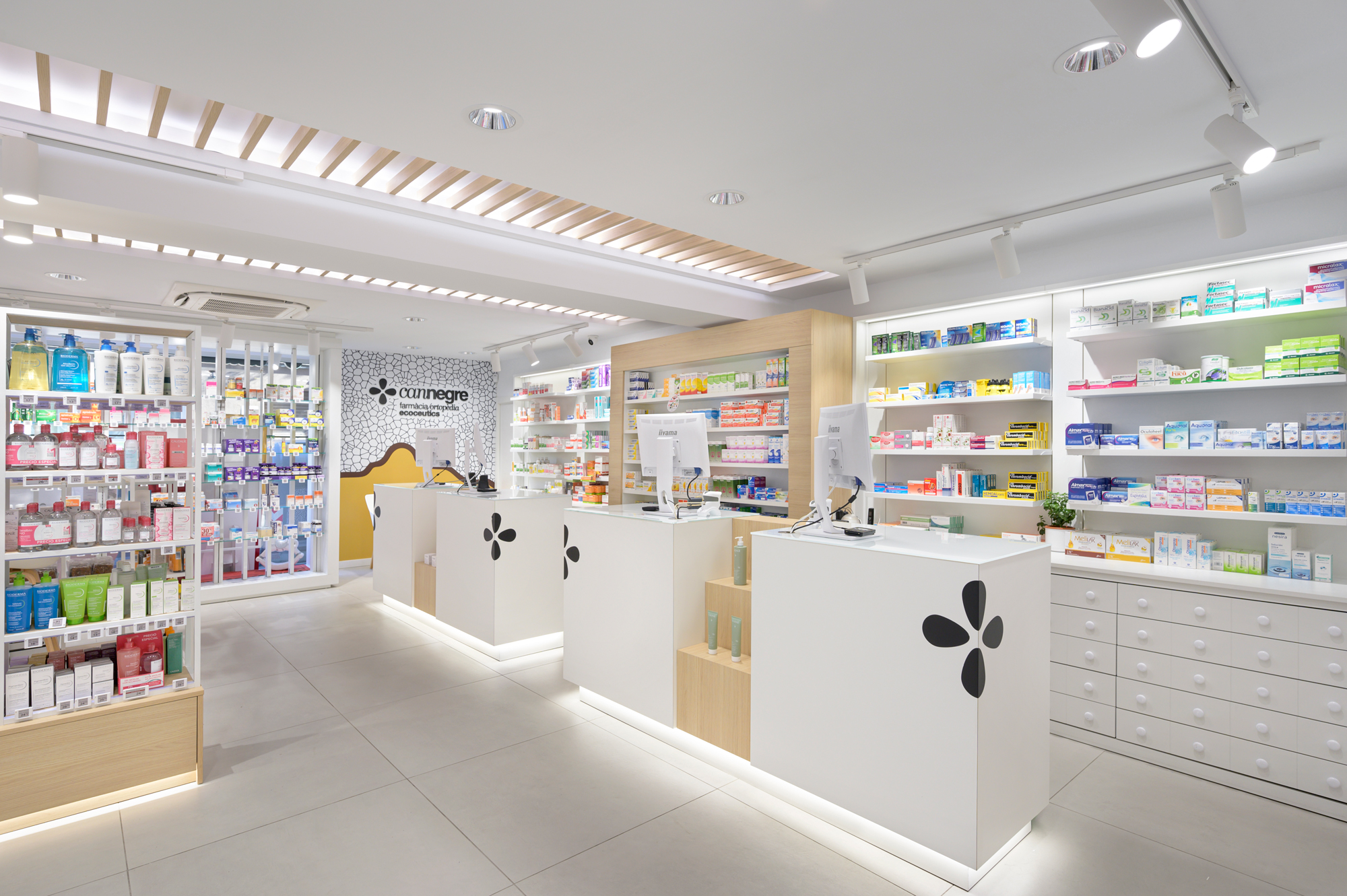 Krion® per farmacie: il materiale innovativo che combina estetica, igiene e funzionalità per spazi farmaceutici di nuova generazione