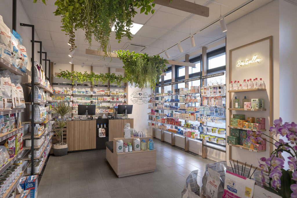 Farmacia Human & Pets, Milano. 