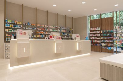 Farmacia Lourdes Segarra progettata da Inside Pharmacy