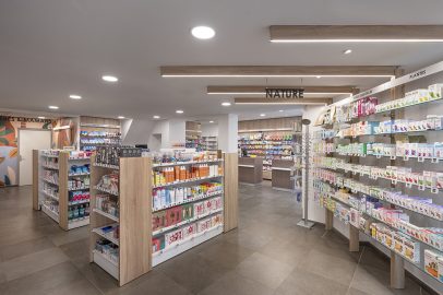 Gondola da farmacia realizzata da Inside Pharmacy